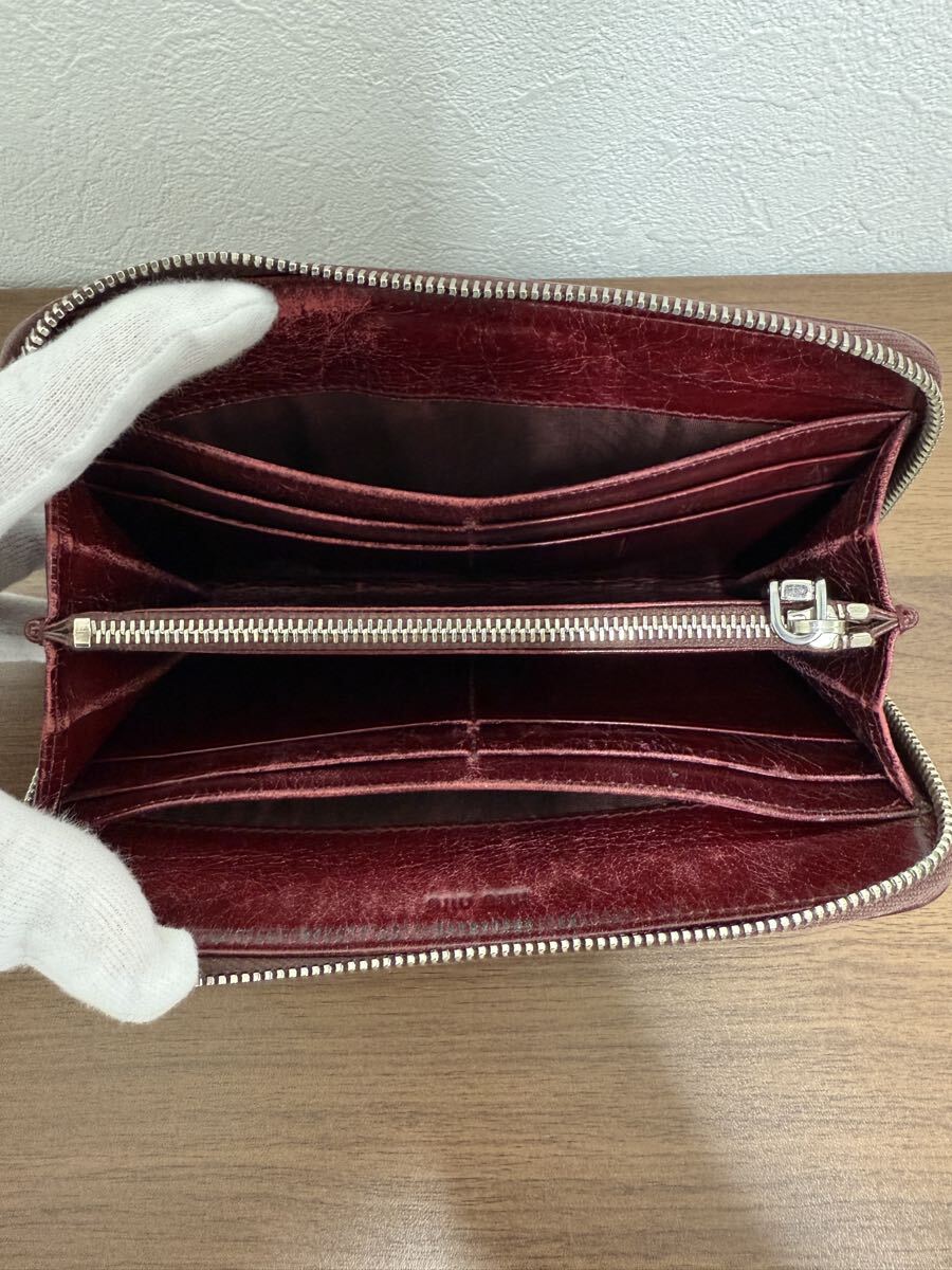 Vintage Miu Miu Matelassé Leather Zip-Around Wallet – Bordeaux Red (2010s)