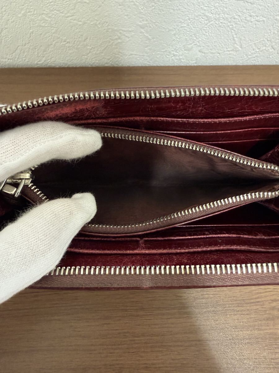 Vintage Miu Miu Matelassé Leather Zip-Around Wallet – Bordeaux Red (2010s)