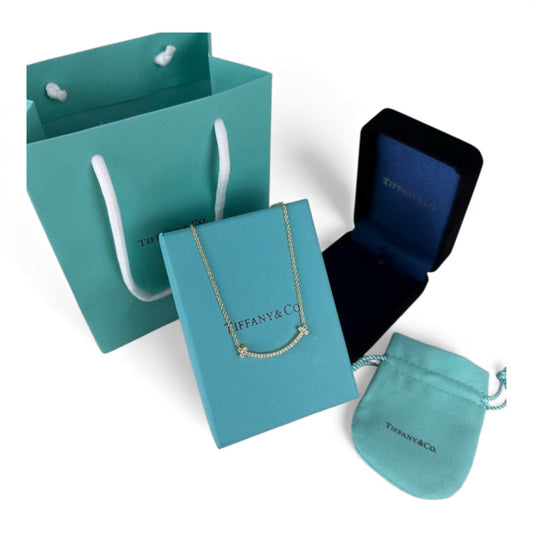 Tiffany & Co. T Smile Pendant Necklace – 18k Yellow Gold